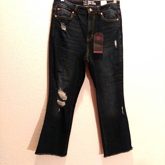 NoBo High Rise Flare Capris NWT